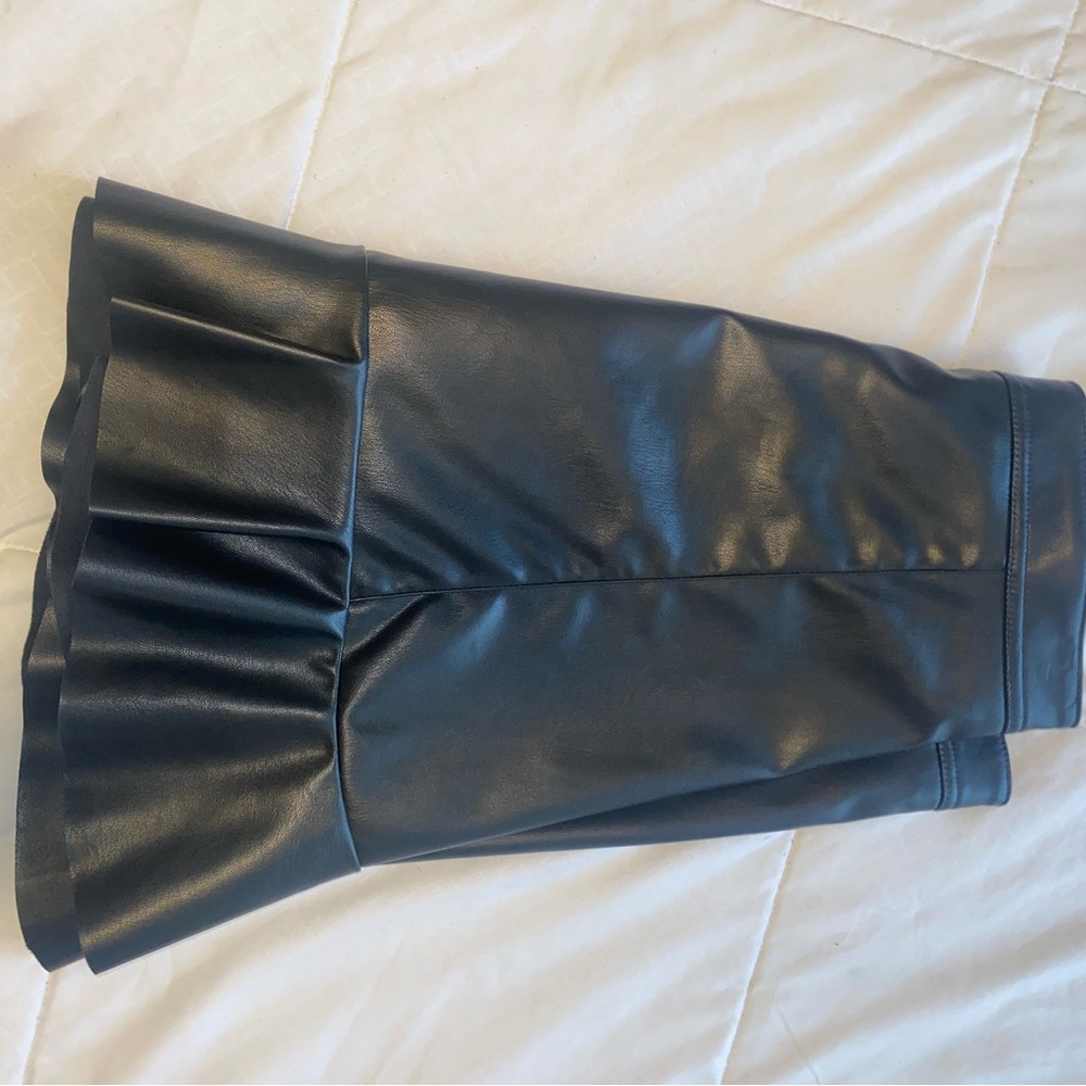 H&M beautiful black LEATHER SKIRT
